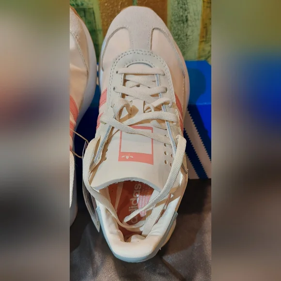 adidas Women’s Cream Sneakers with Pink Stripes and Gum Outsole - Picture 8 of 8